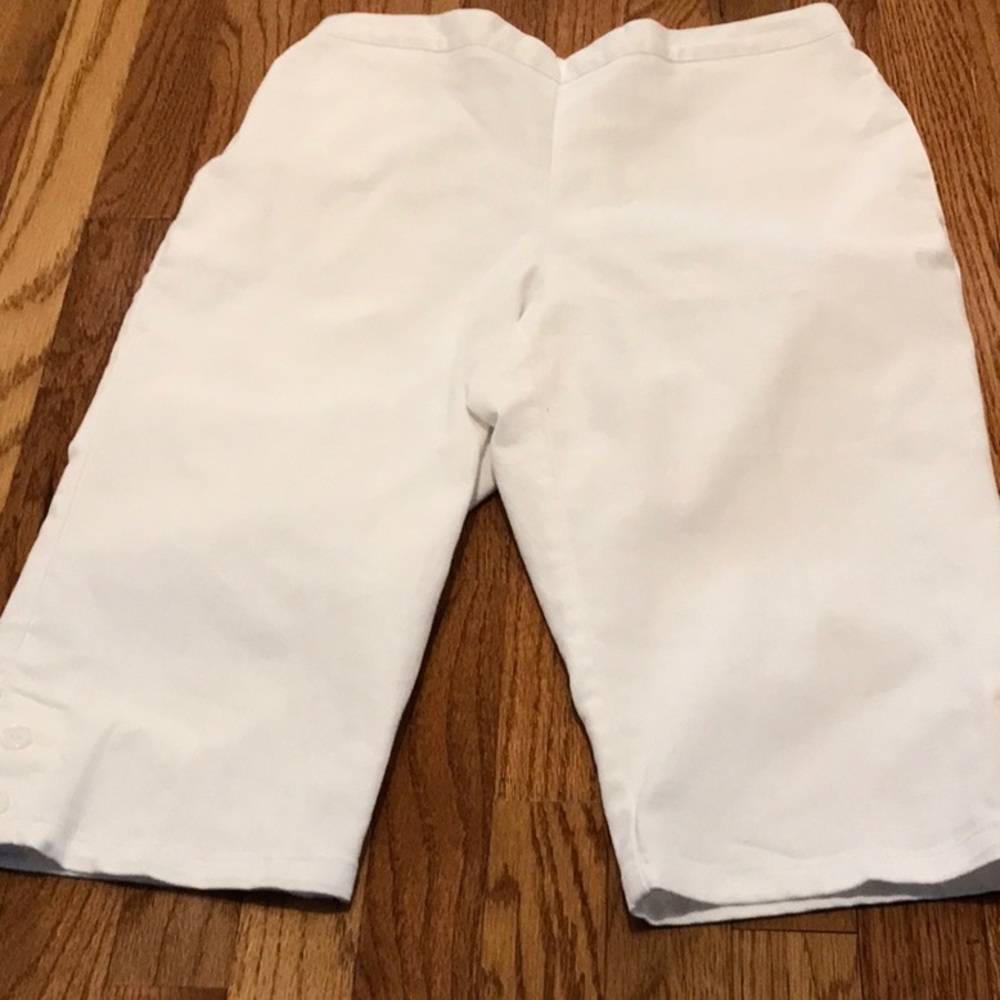 Alfred DUNNER~Elastic Back Capris 🌼